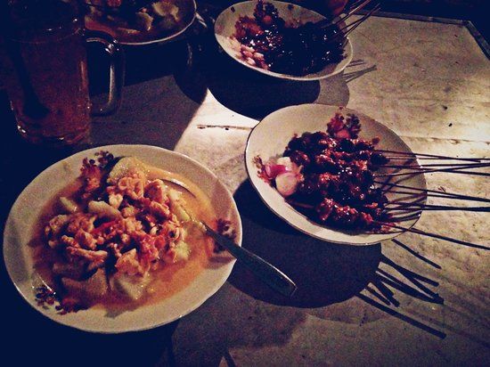 Sate Sapi dan lontong sayur pak cipto